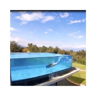 Sistema di filtraggio prefabbricato per piscine acriliche
