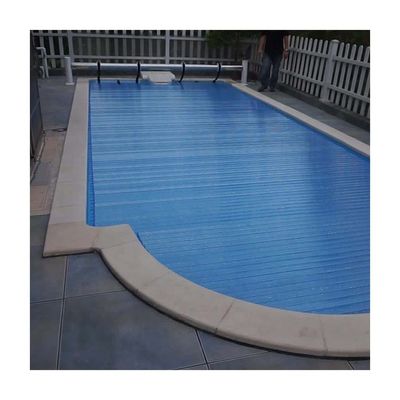 Copertura di piscina in plastica automatica anti-UV, indispensabile per prolungare la stagione di nuoto