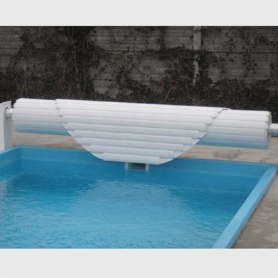 Copertura di piscina in plastica automatica anti-UV, indispensabile per prolungare la stagione di nuoto
