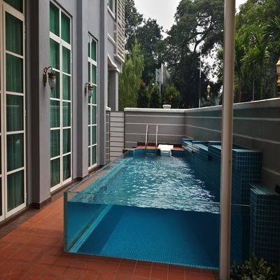Demand del cliente Piscina esterna rettangolare con materiale in fibra di carbonio e fibra di vetro