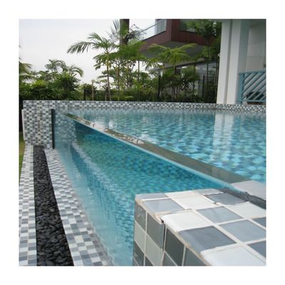 Crea un'esperienza di piscina unica con il nostro disegno personalizzato di piscina acrilica