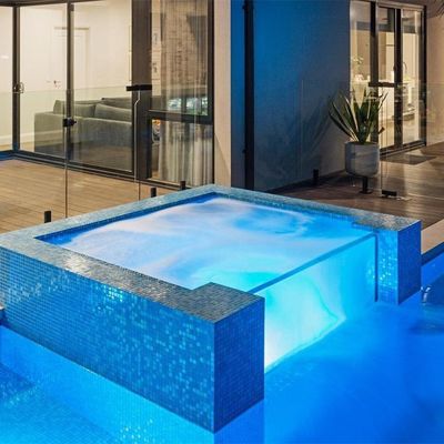 Alta trasmissione luminosa 95% PMMA Materiali Cortile Acrilico Piscine a cielo aperto