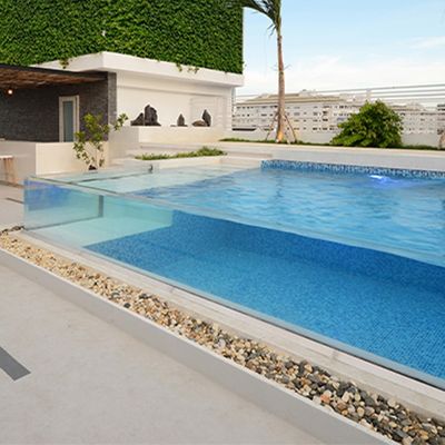 Scopri i vantaggi del generatore di cloro di sale AUPOOL per la tua piscina a terra