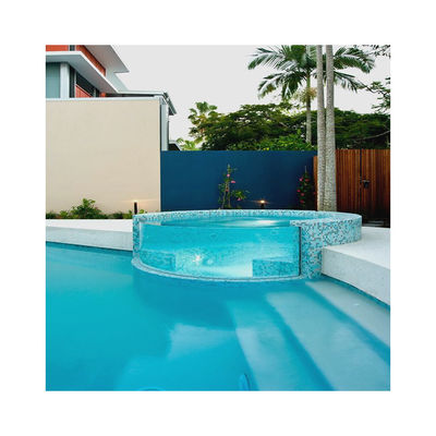 Alta trasmissione luminosa Villa Piscina di design moderno Piscina all'aperto Diafanità 93%