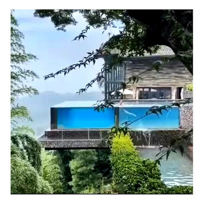 Piscine esterne acriliche con parete trasparente