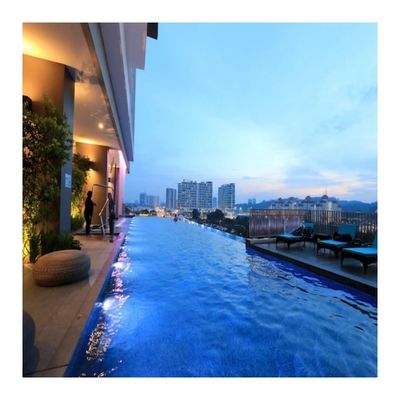 Piscine di nuoto Piscina di bagno trasparente in fibra di vetro Mosaico pannelli acrilici con illuminazione a LED