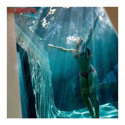 Contenitore per la spedizione personalizzato con sistema di surf e illuminazione