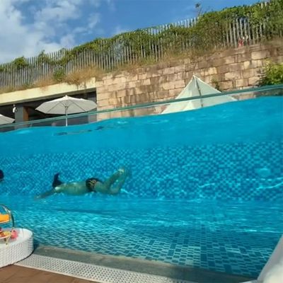 Domanda del cliente Piscina acrilica per Aupool Famiglie all'aperto trasparente chiaro