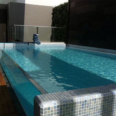 Piscina esterna in fibra di vetro Densità 1,19-1,20 kg/cm3 Alta trasmissione della luce 93%