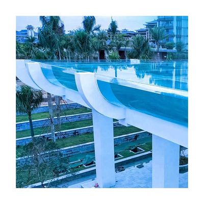 Hotel piscina sospesa finestrino trasparente acrilico visibile con più lati