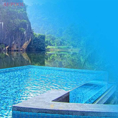 Hotel piscina sospesa finestrino trasparente acrilico visibile con più lati