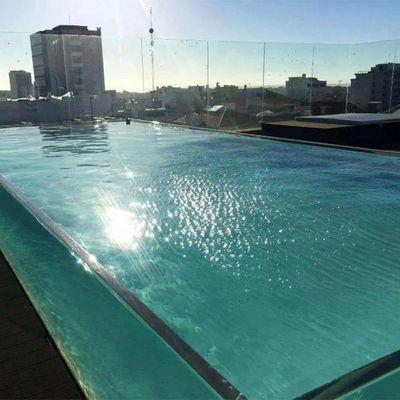 Parete di vetro spessa sopra il terreno Piscina acrilica con alta trasmissione della luce 93%