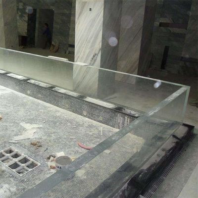 Parete di vetro spessa sopra il terreno Piscina acrilica con alta trasmissione della luce 93%
